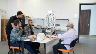 BTÜde yapay zekâ destekli insansı robot geliştirildi