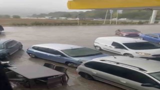Bursada aniden bastıran dolu hayatı felç etti
