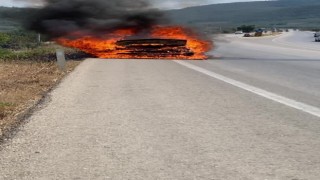 Bursada otomobil alevlere teslim oldu