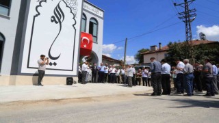 Çamelinde imece usulü yapılan Elmalı Camisi ibadete açıldı
