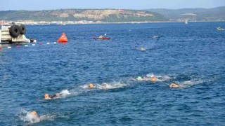 Çanakkale Boğazında yüzme yarışması düzenlendi