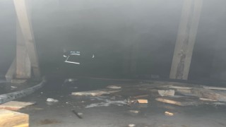 Çatı yangını itfaiye ekiplerince söndürüldü