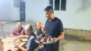 Çaycıdan insanlık ölmemiş dedirten davranış