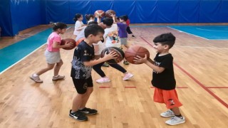 Ceyhan Belediyesi, geleceğin basketbolcularını yetiştiriyor