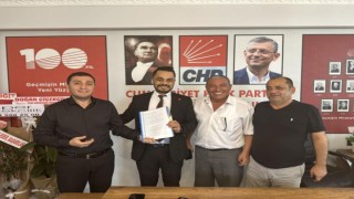 CHP'li Tekerek Tüzük Önerilerini İçeren Raporunu Yavuzer'e Teslim Etti