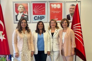 CHP'nin Kadın Belediye Başkanlarından Asu Kaya'ya Tebrik Ziyareti