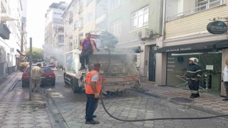 Çöpe atılan kül, çöp kamyonunu tutuşturdu