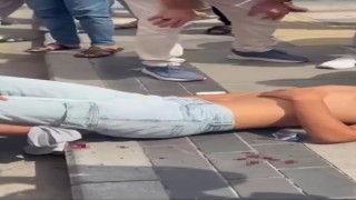 Cuma namazı kıldığı esnada kalçasından bıçaklandı