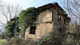 Çürümeye başlayan 100 yıllık cami, bakanlık tarafından koruma altına alındı