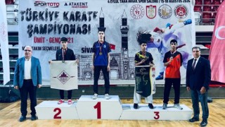 Darıcalı karateciler Sivastan madalyalarla döndü