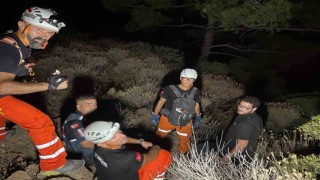 Datçada dağlık arazide mahsur kalan düzensiz göçmenler kurtarıldı