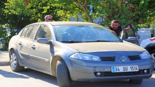 Denizlide tartıştığı kişinin arabasını aldı, Antalyaya getirip park etti