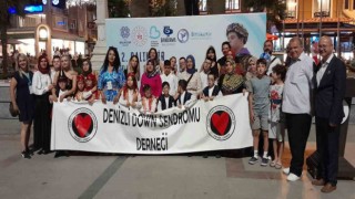 Denizlinin Down sendromlu çocukları Bandırma festivaline renk kattı