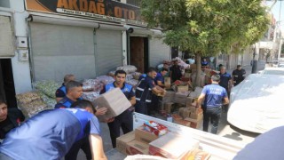 Depo baskınında son kullanım tarihi geçmiş yüzlerce gıda ürünü ele geçirildi