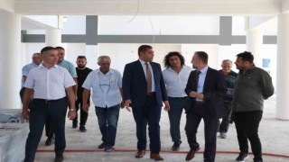 Depremde yıkılan caminin yerinde yenisi yükseliyor