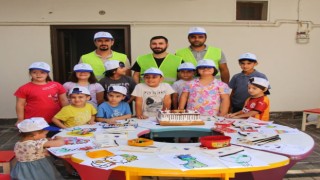 Dicle Gönüllüleri Mardinde çocukları mutlu etti