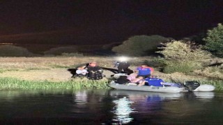 Dicle Nehrindeki adacıkta suyun yükselmesiyle mahsur kalan 9 kişilik aile kurtarıldı
