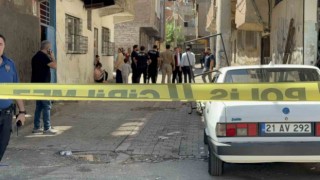 Diyarbakırda husumetli aileler arasında pompalı tüfekli kavga: 1 yaralı