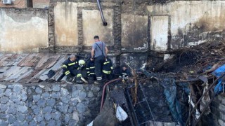 Diyarbakırda odun deposunda çıkan yangın söndürüldü
