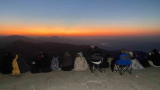 Doğu-Batı Dostluk ve İpek Yolu Rallisi Nemrutun zirvesinde