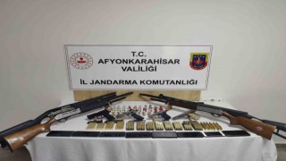 Düğün magandalarının evlerine jandarmadan şafak operasyonu