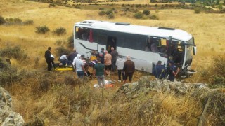 Düğün yolu faciaya dönüştü: 20ye yakın kişi yaralandı