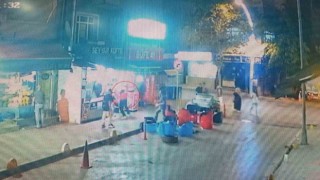 Dükkana geldi, esnafı vurdu: O anlar kamerada
