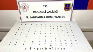 Durdurulan araçta tarihi eserler ele geçirildi