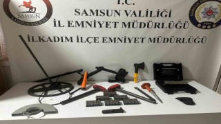 Durdurulan araçtan define arama malzemesi ve mermi ele geçirildi