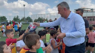 Düziçi Belediyesi Genç Sporculara Forma Dağıttı