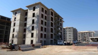 Ebrar Sitesinde binalar yükseldi, örnek daireler ortaya çıktı