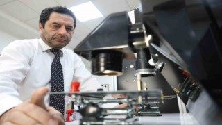 Einsteinin Nobel ödülü aldığı teoriyi ispatlayan Türk profesör online savaşa dikkat çekti