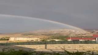 Elazığda yağmur sonrası ortaya çıkan gökkuşağı görenleri hayran bıraktı