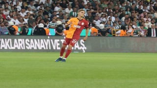 Elias Jelert sarı-kırmızılı formayla ilk maçına çıktı