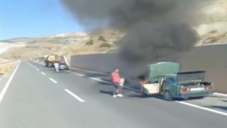 Erzincanda Tofaş marka otomobil yandı