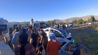 Erzincanda trafik kazası: 8 yaralı