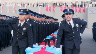 Erzurumda polis adaylarının mezuniyet heyecanı