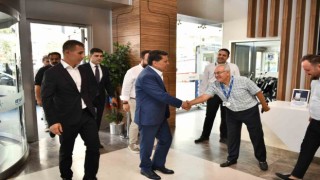 Esenyurt Belediye Başkanı şiddete uğrayan sağlık çalışanlarını evlerinde ve hastanede ziyaret etti