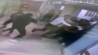 Esenyurtta hastane güvenliğine yumruklu saldırı kamerada