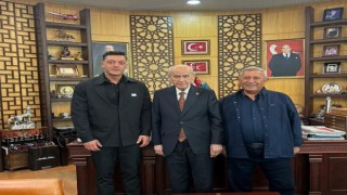 Eski Futbolcu Mesut Özil, MHP Genel Başkanı Bahçeliyi ziyaret etti