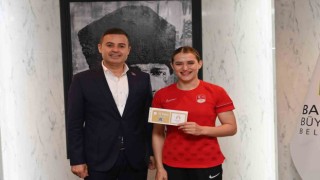 Esra Yıldız Kahraman, Olimpiyatlarda bronz madalya kazandı