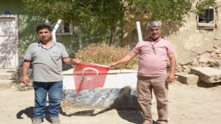 Evlerinin avlusunda 103 yıllık şehit yatıyor