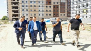 Fatih Dönmez, Eskişehirde yapımı devam eden KYK yurdunun inşaatını ziyaret etti
