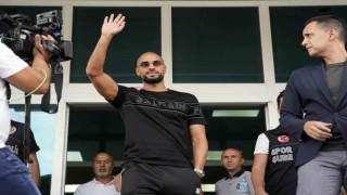 Fenerbahçe, Sofyan Amrabatı satın alma opsiyonuyla kiraladığını açıkladı