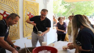 Fethiye Kaymakamlığından geleneksel aşure ikramı