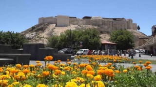 Gaziantep Kalesinin restorasyonu 40 derece sıcağa rağmen devam ediyor