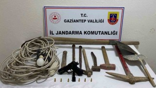 Gaziantepte kaçak kazı yapan 4 şüpheli yakalandı