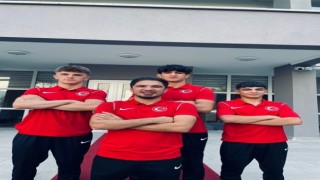 Genç güreşçiler madalya için Ammanda yarışacak