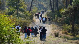 Gençler 8 kilometre yürüdü Türk Bayrağı açtı