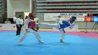 Gençler Taekwondo Türkiye Şampiyonası sürüyor